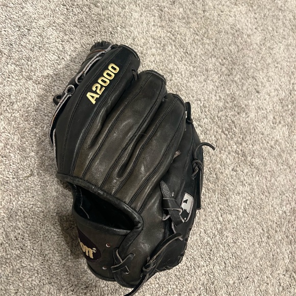 Wilson A2000 Kershaw 11.75” Black Baseball Glove- hardly used. - Picture 2 of 5